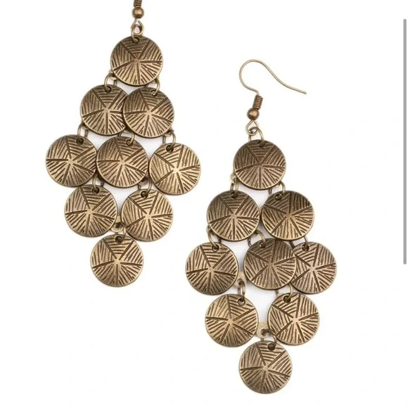 🌟3/$15 🆕Paparazzi: How CHIME Flies-Brass Earrings NWT - Picture 2 of 3